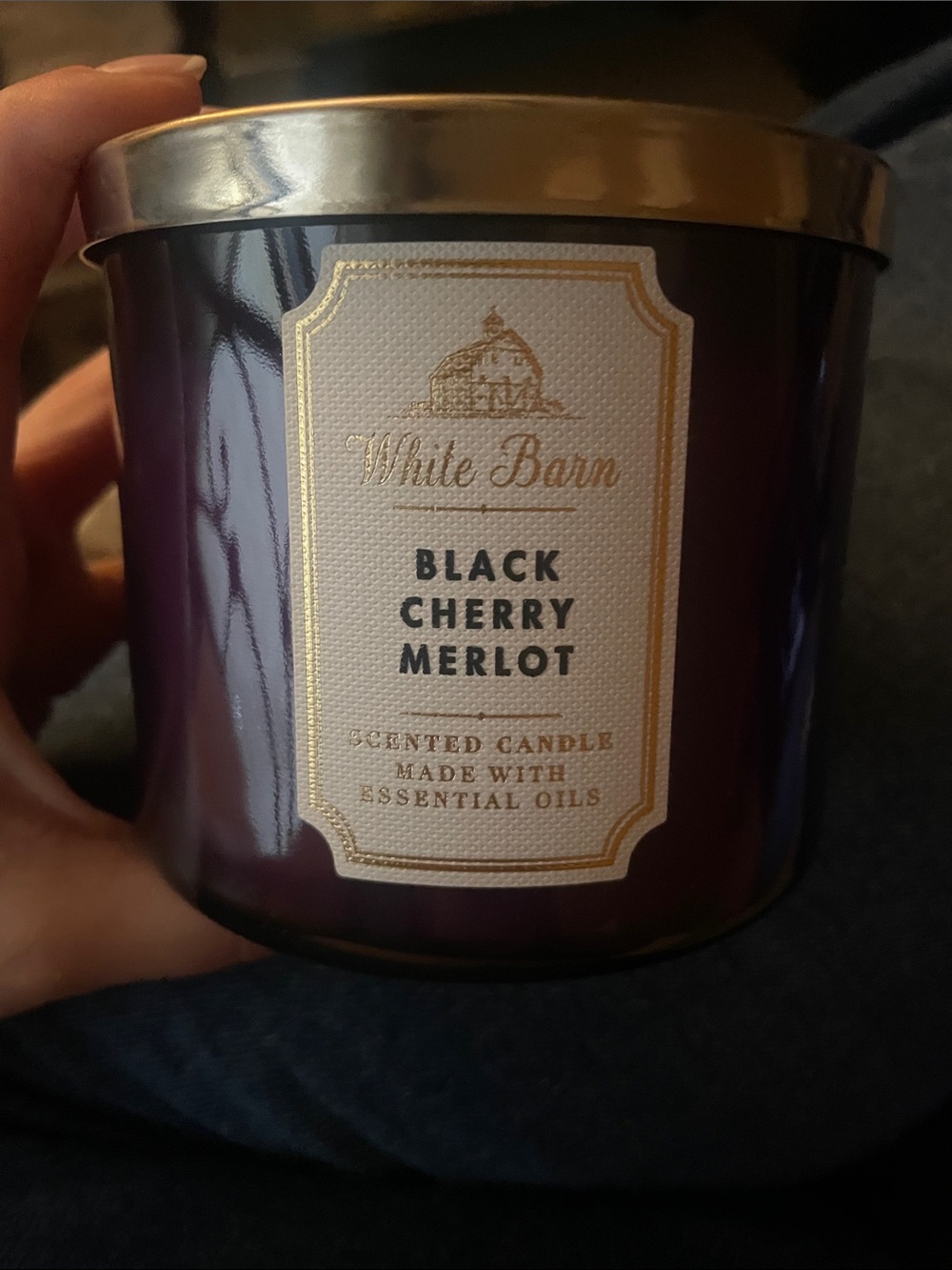White Barn Black Cherry Merlot Candle - Plum Finish